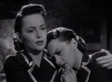 Olivia de Havilland plays twins Ruth and Terry in Robert Siodmak’s The Dark Mirror.
