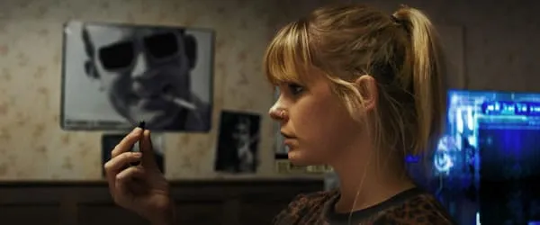 Hannah Arterton in Peripheral 4