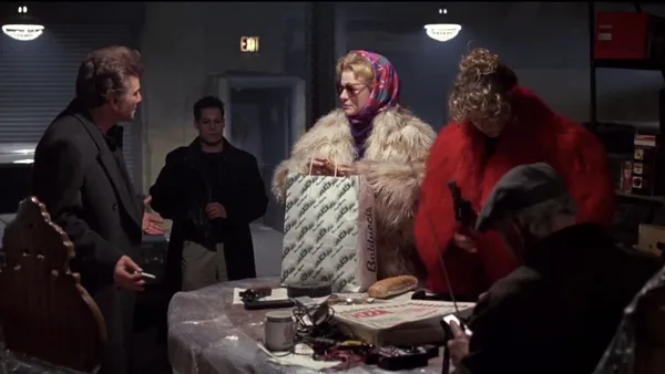 Peter Falk with Dianne Wiest and Emily Lloyd in Cookie