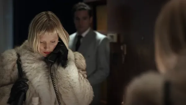Mia Wasikowska in Piercing