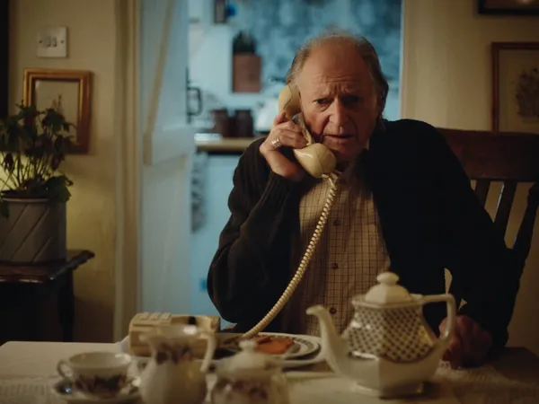 David Bradley in Roy 2