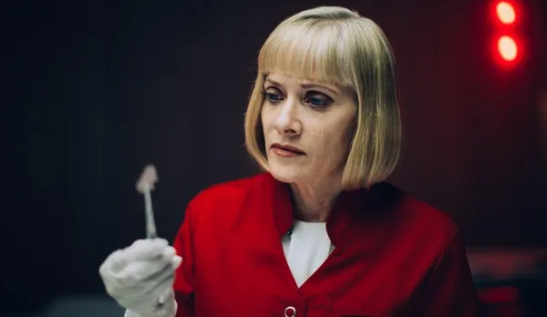 Barbara Crampton in Replace 2