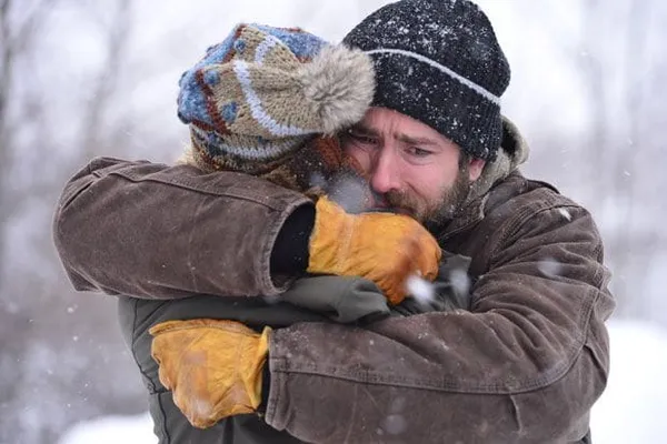 Ryan Reynolds and Mireille Enos