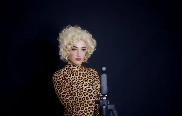 Sheila Vand 5