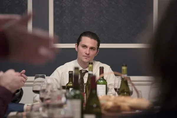 Shiloh Fernandez in The Birthday Cake 2
