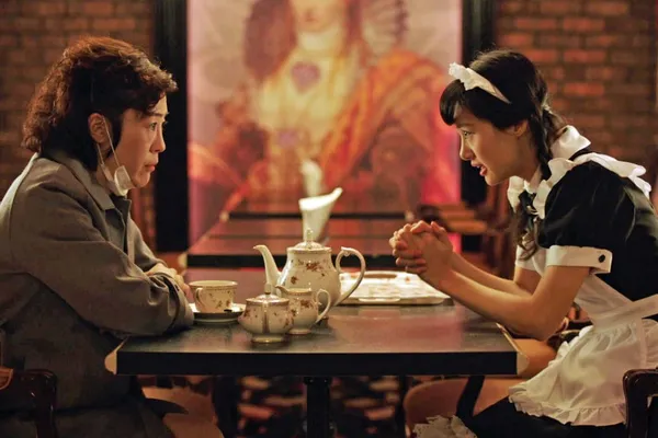 Shinobu Terajima and Shioli Kutsuna in Oh Lucy!