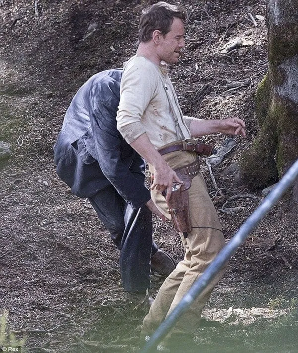 Silas pulls a gun