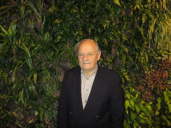 Simon Trevor 7