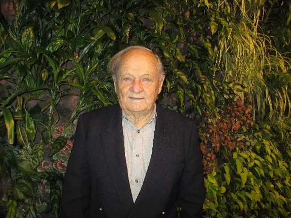 Simon Trevor 6