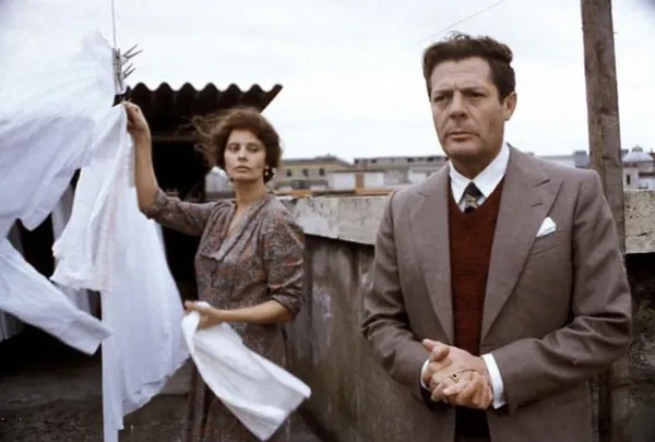 Sophia Loren with Marcello Mastroianni in A Special Day