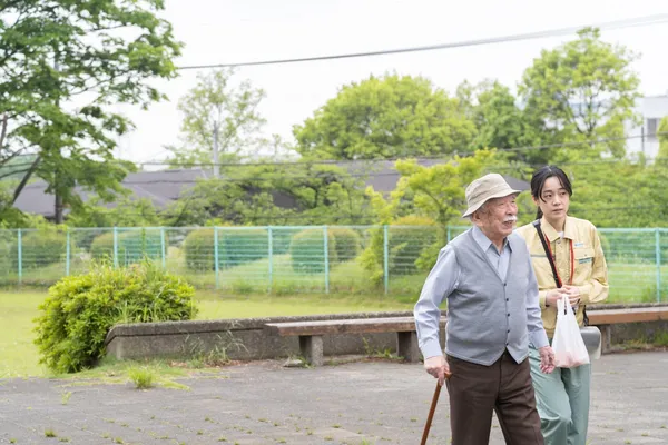 Minami Ohba with Tadashi Okuno in Remembering Every Night