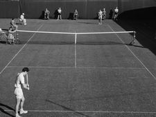 Tennis match at Forest Hills Tennis Stadium in Alfred Hitchcock’s Strangers On A Train