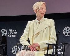 Tilda Swinton on Ingrid and Martha: ”It’s almost like they are a mirror for each other, but they give each other form.”