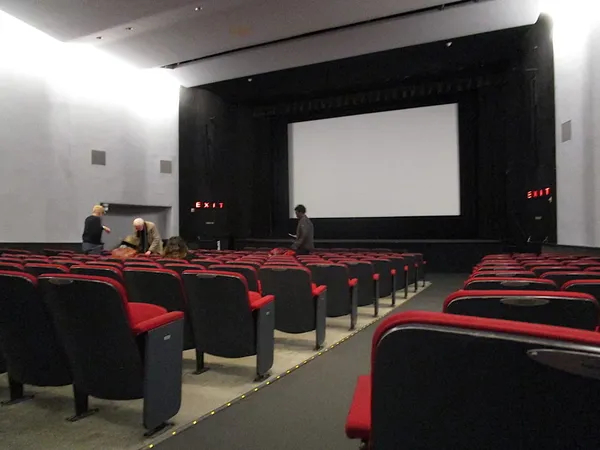 Titus Theater 1