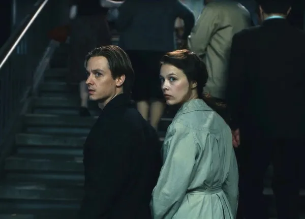 Tom Schilling and Paula Beer in Never Look Away