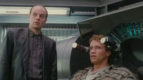 Michael Ironside and Arnold Schwarzenegger in Total Recall
