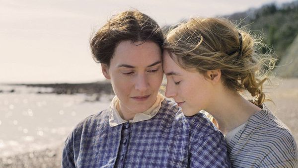 Kate Winslet and Saoirse Ronan in Ammonite