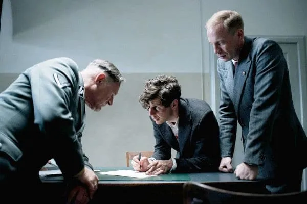 13 Minutes - interrogation
