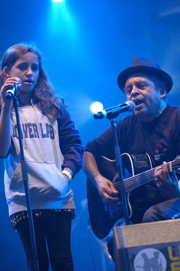 Savannah Jeffreys performing with her father Garland Jeffreys