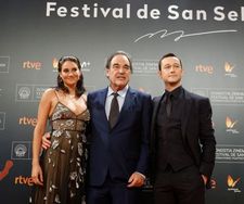 Woodley, Stone and Gordon-Levitt on the red carpet