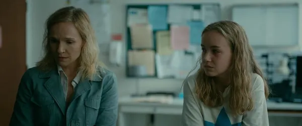 Marianne Farley and Emilie Bierre in Les Nôtres