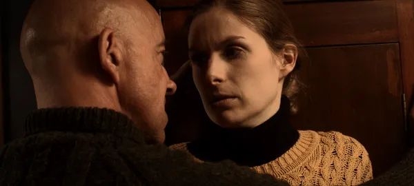 Zach Lee and Anna Dawson in The Creature Below
