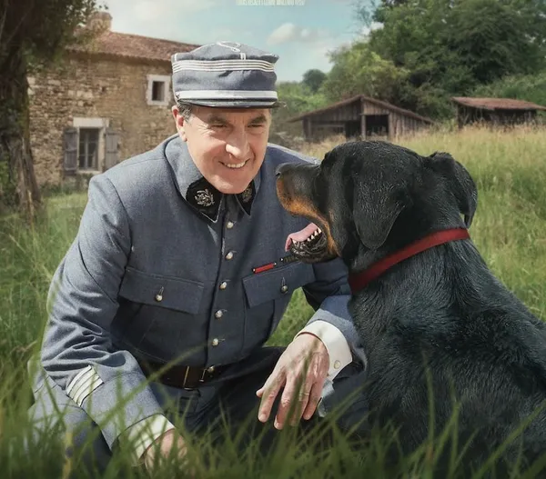François Cluzet and Jaeger in The Red Collar