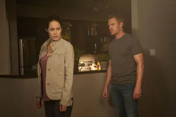 Charlotte Sullivan and Diego Klattenhoff in Radius