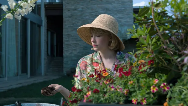 Haley Bennett in Swallow 2