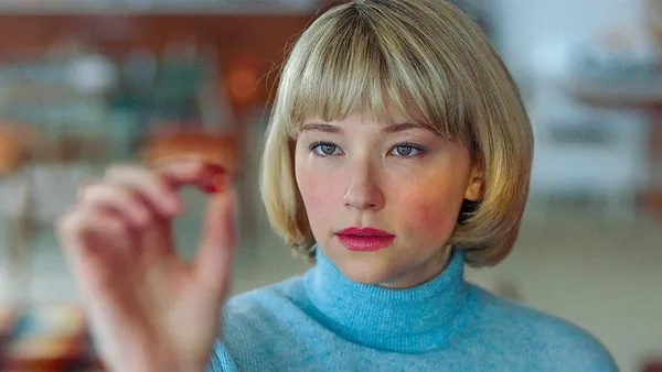 Haley Bennett in Swallow 4
